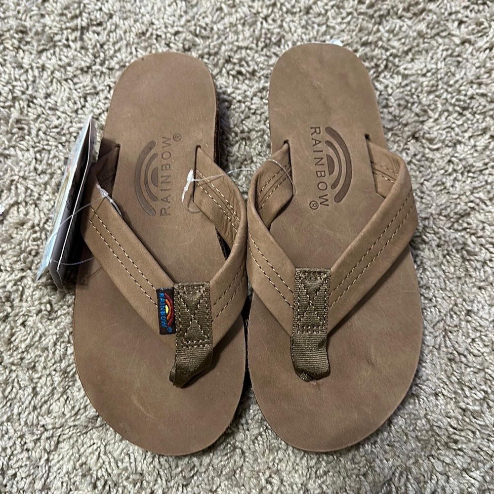 NWT Women Rainbow Flip Flops Double Arch Wide Strap Sz S DarkBrown
